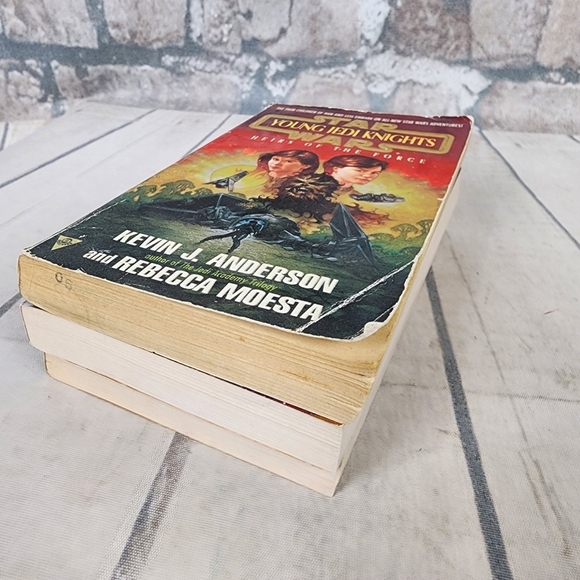 Vintage 1995 Star Wars Young Jedi Knights Paperback Books Set of 3 - Picture 12 of 14
